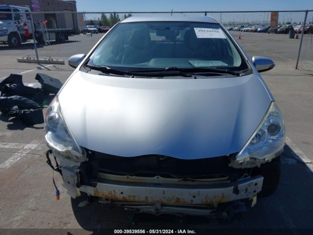 JTDKDTB36E1560211 Toyota Prius C One