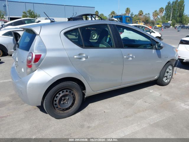 JTDKDTB36E1560211 Toyota Prius C One