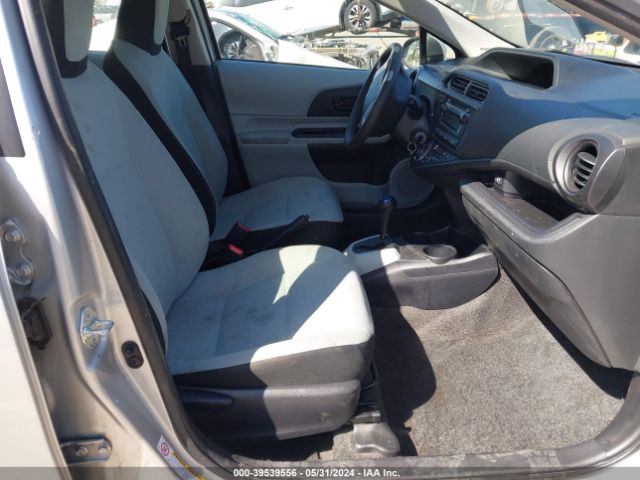 JTDKDTB36E1560211 Toyota Prius C One