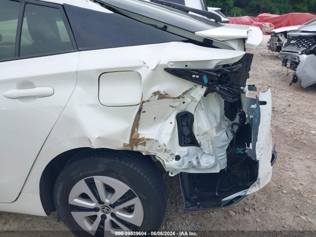 Toyota Prius Four 2018 JTDKARFU7J3548873 Image 18