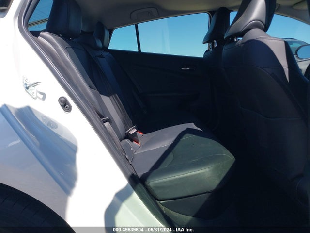 Toyota Prius Four 2018 JTDKARFU7J3548873 Image 8