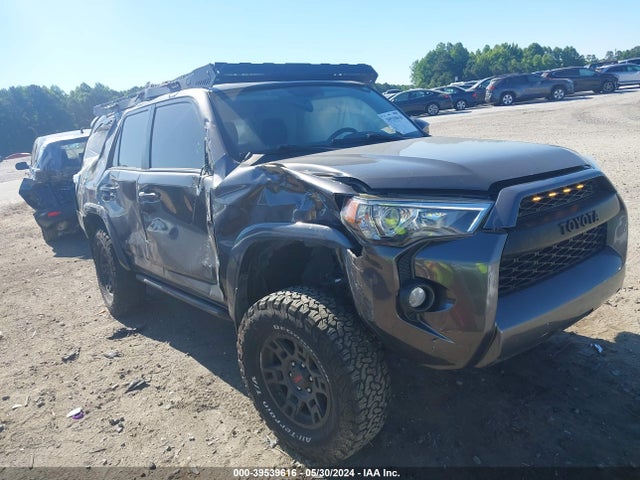 Toyota 4RUNNER SR5 2019 JTEBU5JRXK5651421 Image 1