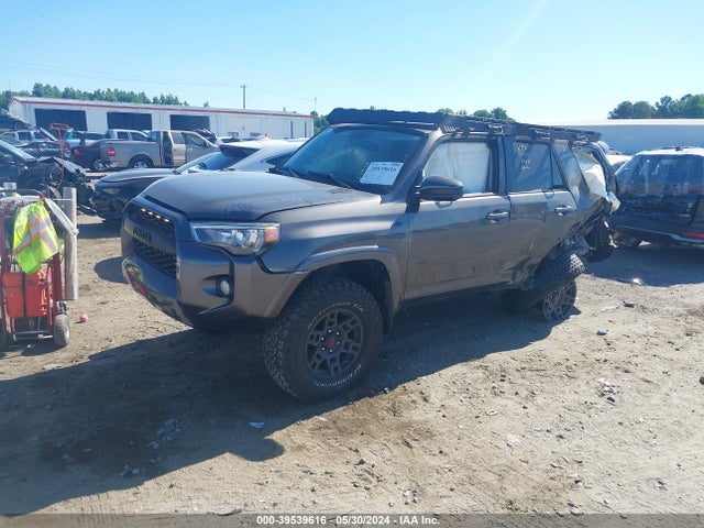 Toyota 4RUNNER SR5 2019 JTEBU5JRXK5651421 Image 2