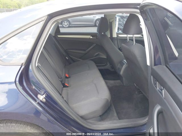 1VWAT7A36FC077053 Volkswagen Passat 1.8t S
