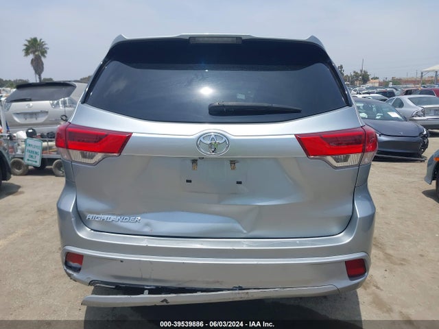 Toyota Highlander Le 2018 5TDZZRFHXJS242484 Image 16