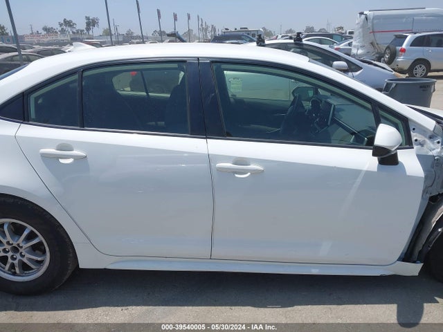 Toyota Corolla Hybrid Le 2021 JTDEAMDE3MJ006469 Image 14
