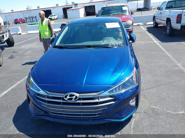5NPD84LF2KH453852 Hyundai ELANTRA SEL
