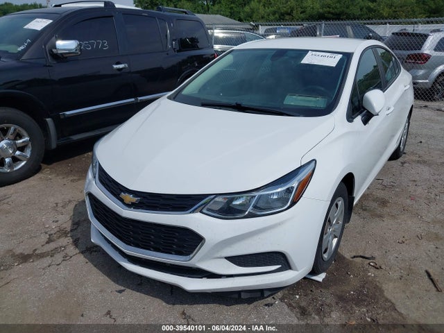 Chevrolet Cruze Ls Auto 2017 3G1BC5SM2HS521926 Image 2