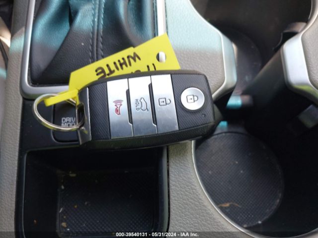 KNDPN3AC1H7268374 KIA Sportage Ex