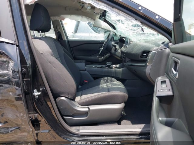 5N1BT3BA7RC697343 Nissan Rogue Sv Fwd
