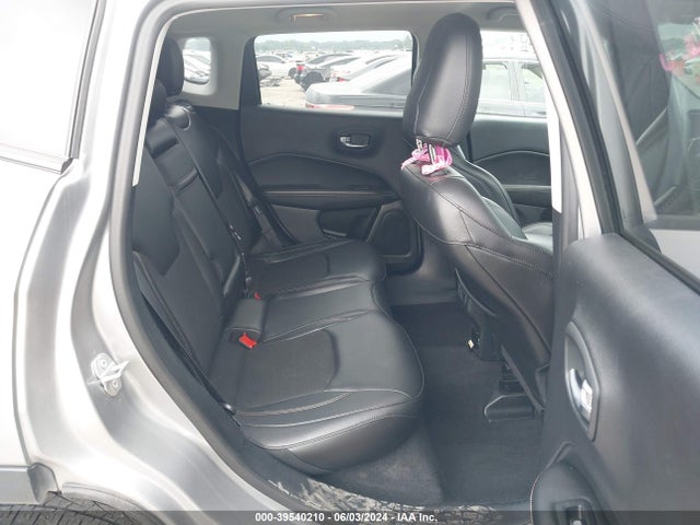 3C4NJCBB4JT226307 Jeep Compass Latitude Fwd