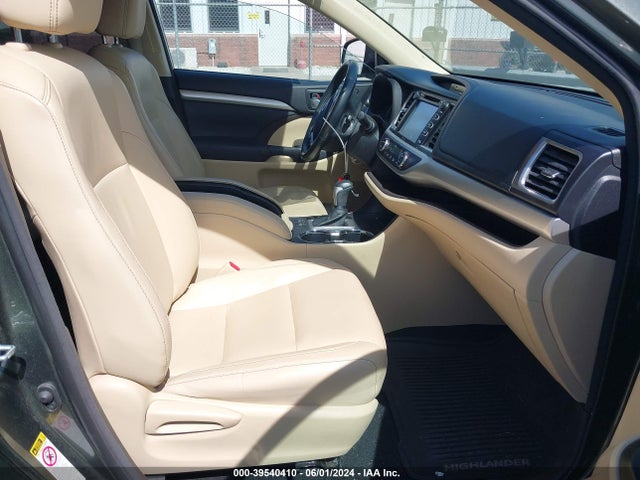 Toyota Highlander Xle V6 2014 5TDKKRFH2ES019271 Image 5
