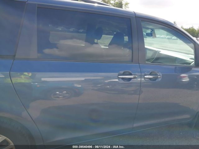 5TDYZ3DCXHS862309 Toyota Sienna Xle Premium 8 Passenger