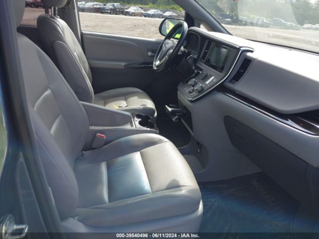 5TDYZ3DCXHS862309 Toyota Sienna Xle Premium 8 Passenger
