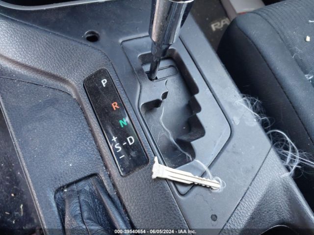 2T3ZFREVXJW489390 Toyota RAV4 LE