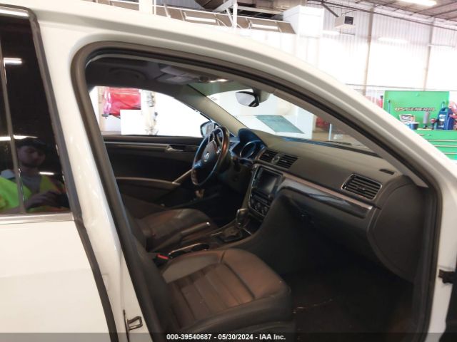 1VWCT7A35HC032696 Volkswagen Passat 1.8t Sel Premium
