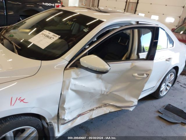 1VWCT7A35HC032696 Volkswagen Passat 1.8t Sel Premium
