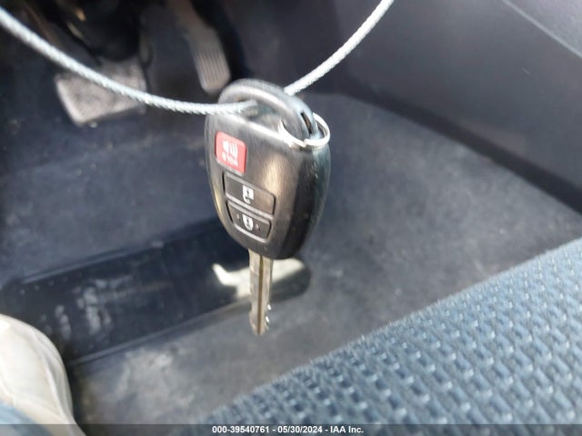 Toyota Rav4 Xle 2017 2T3RFREVXHW555298 Image 11