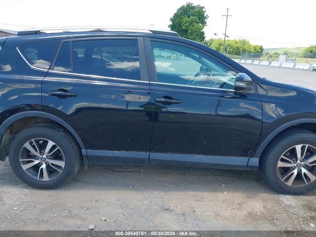 Toyota Rav4 Xle 2017 2T3RFREVXHW555298 Image 13