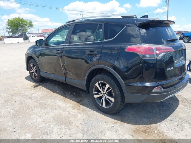 Toyota Rav4 Xle 2017 2T3RFREVXHW555298 Image 3