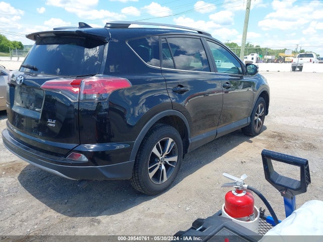 Toyota Rav4 Xle 2017 2T3RFREVXHW555298 Image 4
