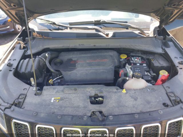 3C4NJDBB4KT840331 Jeep Compass Latitude 4x4