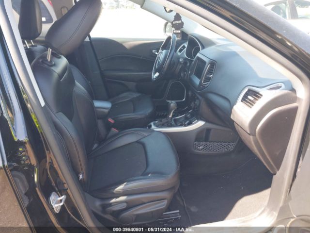3C4NJDBB4KT840331 Jeep Compass Latitude 4x4
