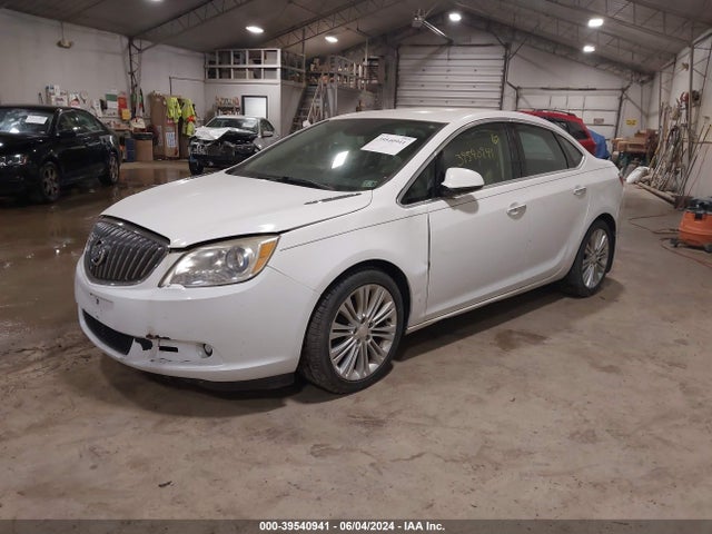 Buick Verano 2014 1G4PP5SKXE4129736 Image 2