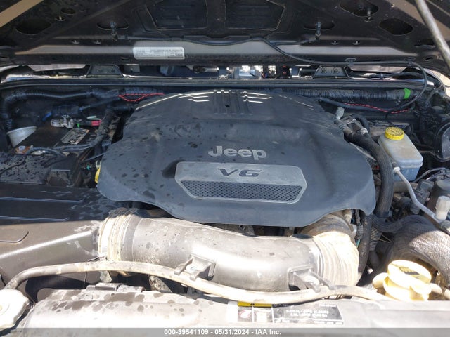 1C4BJWDGXHL657009 Jeep Wrangler Unlimited Sport 4x4