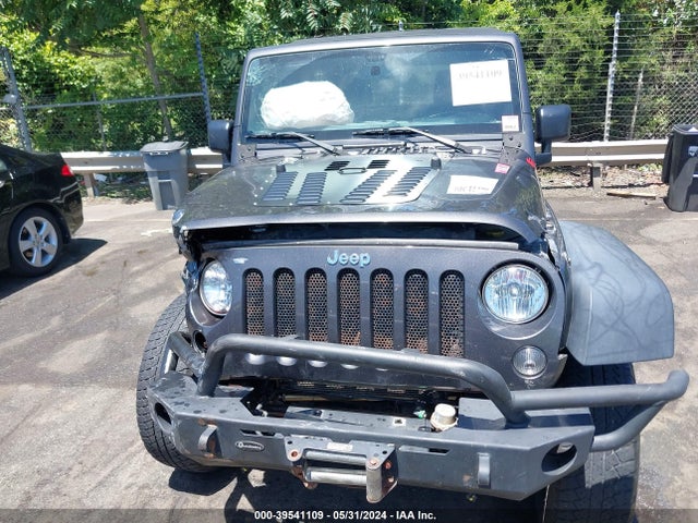 1C4BJWDGXHL657009 Jeep Wrangler Unlimited Sport 4x4