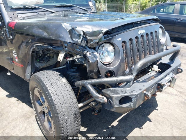 1C4BJWDGXHL657009 Jeep Wrangler Unlimited Sport 4x4