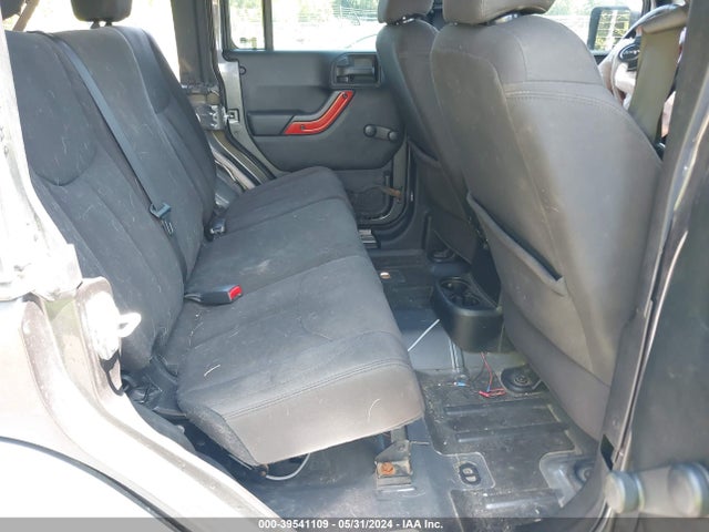 1C4BJWDGXHL657009 Jeep Wrangler Unlimited Sport 4x4