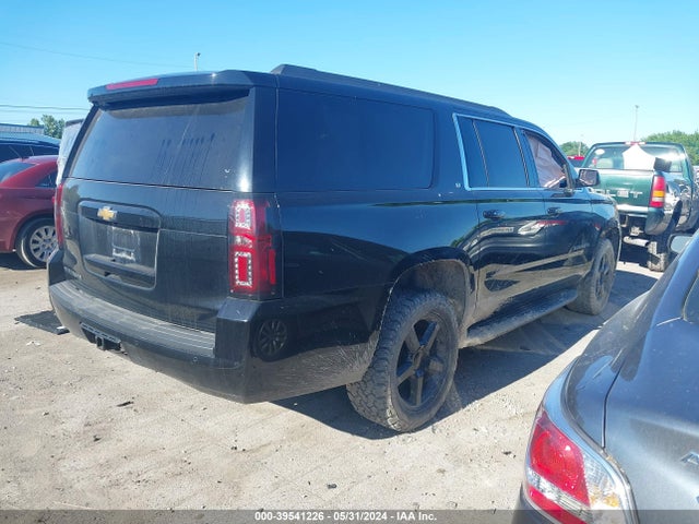 Chevrolet Suburban 1500 Lt 2015 1GNSKJKC8FR627556 Image 4