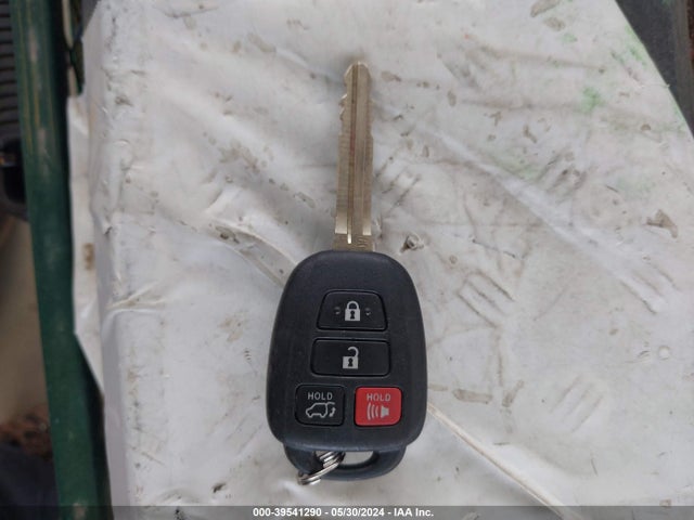 Toyota Rav4 Xle 2017 2T3RFREV3HW660510 Image 11