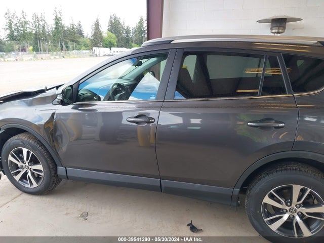 Toyota Rav4 Xle 2017 2T3RFREV3HW660510 Image 15
