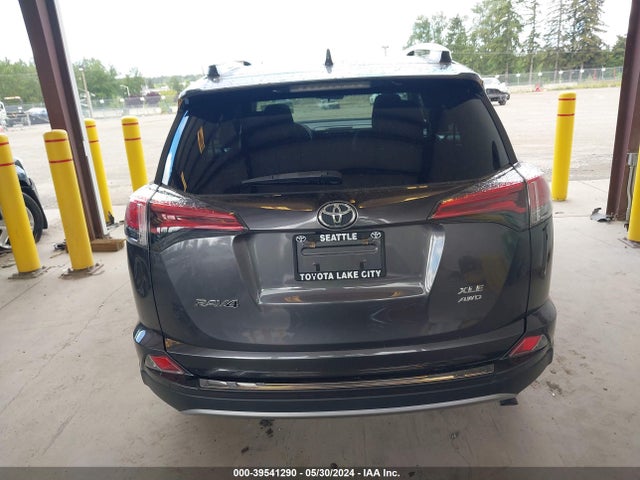 Toyota Rav4 Xle 2017 2T3RFREV3HW660510 Image 17