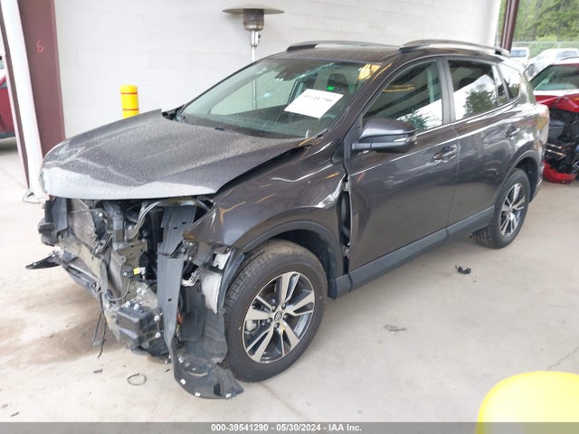 Toyota Rav4 Xle 2017 2T3RFREV3HW660510 Image 2