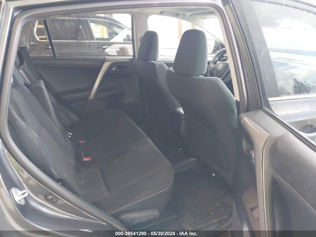 Toyota Rav4 Xle 2017 2T3RFREV3HW660510 Image 8
