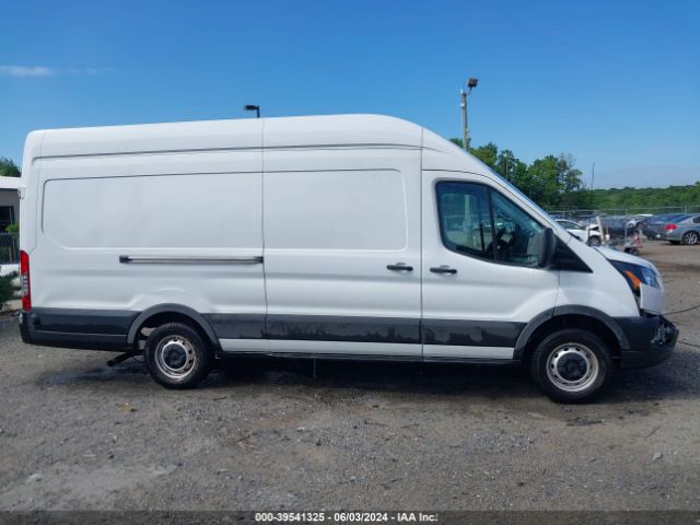 1FTBR3X83NKA42413 Ford Transit-250 Cargo Van