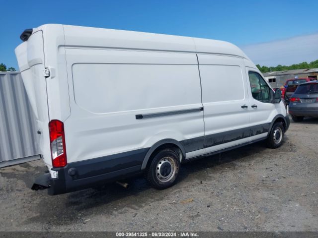 1FTBR3X83NKA42413 Ford Transit-250 Cargo Van