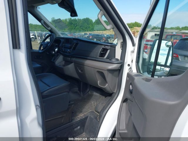 1FTBR3X83NKA42413 Ford Transit-250 Cargo Van