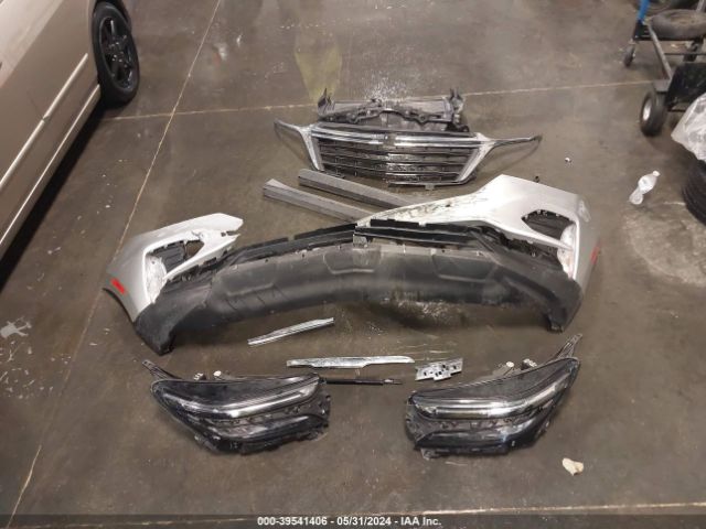 2GNAXUEV6N6105031 Chevrolet Equinox Awd Lt