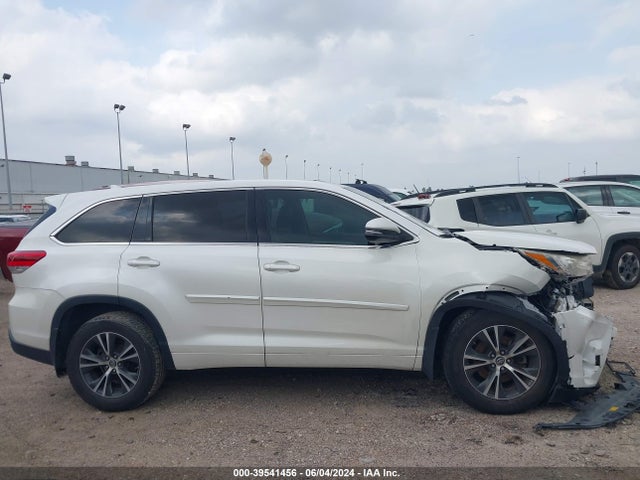 Toyota Highlander Le Plus 2017 5TDZZRFH7HS203507 Image 13