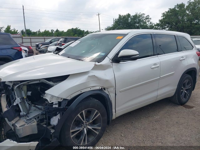 Toyota Highlander Le Plus 2017 5TDZZRFH7HS203507 Image 14