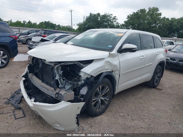 Toyota Highlander Le Plus 2017 5TDZZRFH7HS203507 Image 2