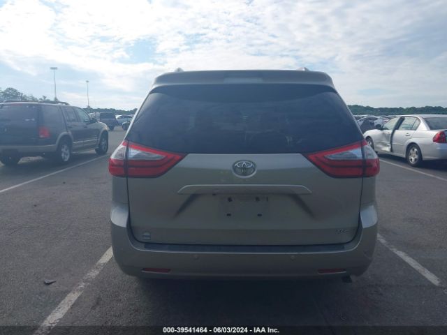 5TDYK3DC7FS645348 Toyota Sienna Xle 8 Passenger