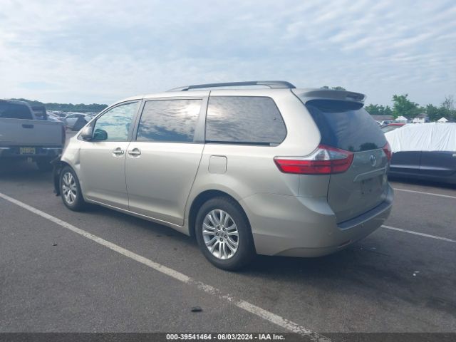 5TDYK3DC7FS645348 Toyota Sienna Xle 8 Passenger