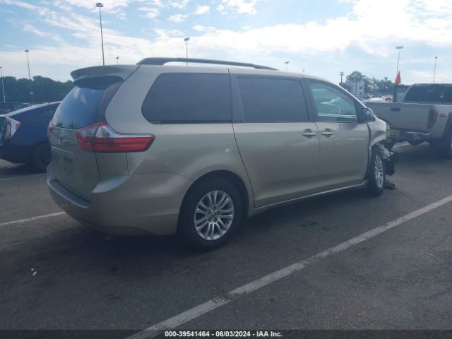 5TDYK3DC7FS645348 Toyota Sienna Xle 8 Passenger