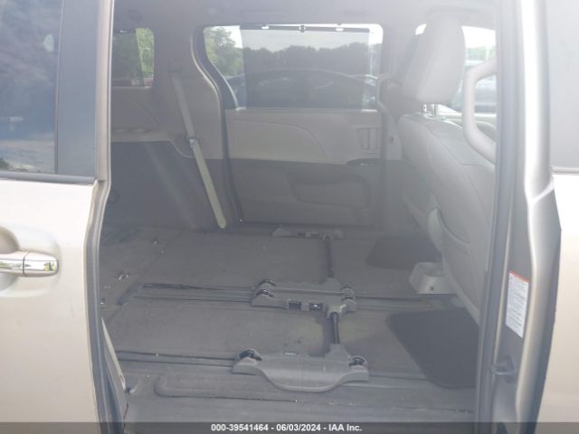 5TDYK3DC7FS645348 Toyota Sienna Xle 8 Passenger