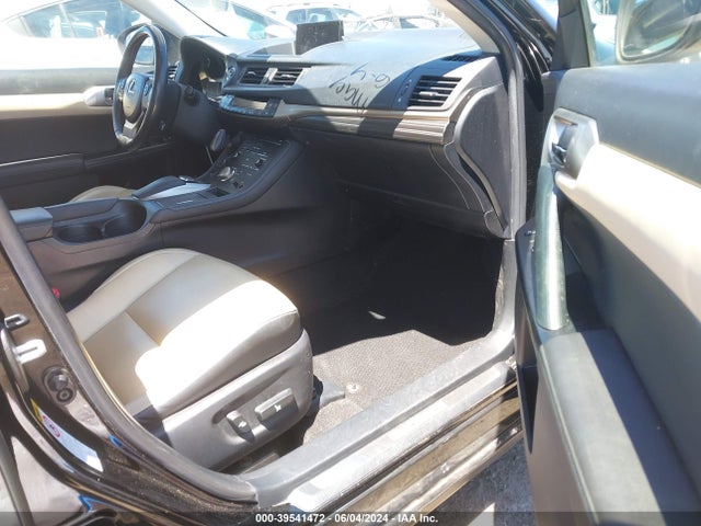 JTHKD5BH7F2213343 Lexus CT 200H